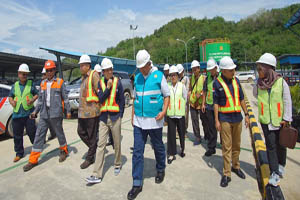 Wakil Menteri Energi dan Sumber Daya Mineral Arcandra Tahar di Labuan Bajo. Foto: PLN