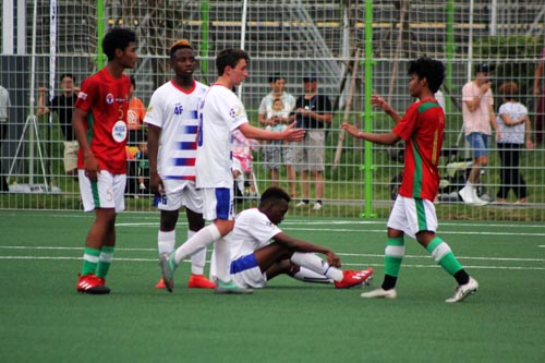 Tim Pelajar menyalami pemain Afrika Selatan seusai laga final Gothia Cup China 2019/Foto: Dok Lintas