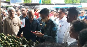 VBL Bayar Sirih Pinang di Pasar Tabakar Kalabahi Pakai QRIS Bank NTT