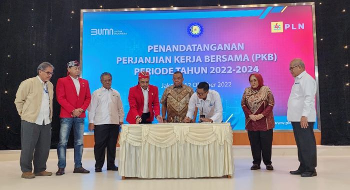 Setelah Menanti 10 Tahun, Manajemen dan Serikat Pekerja PLN Teken Perjanjian Kerja Bersama